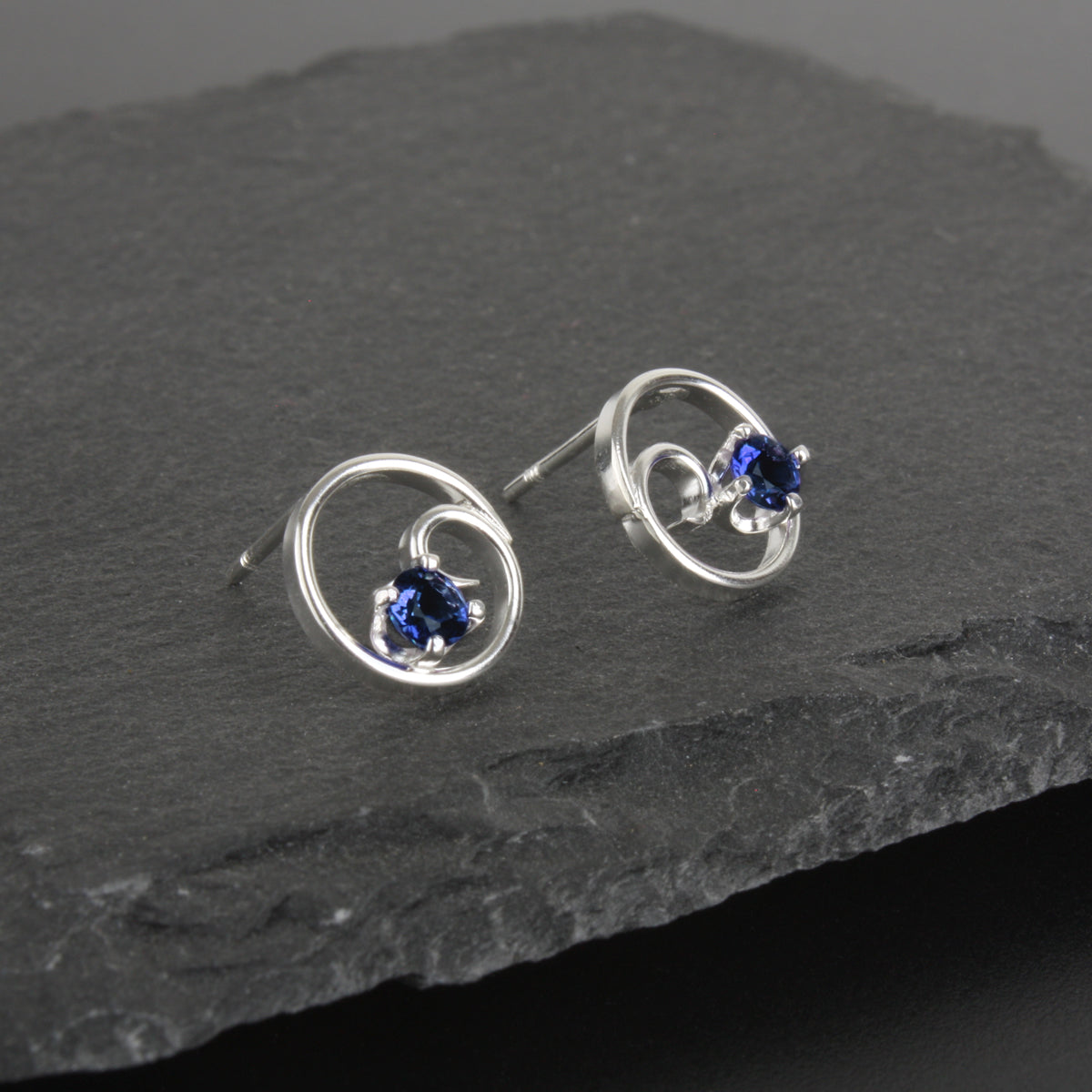 Little Wave Earrings - Blue Sapphire
