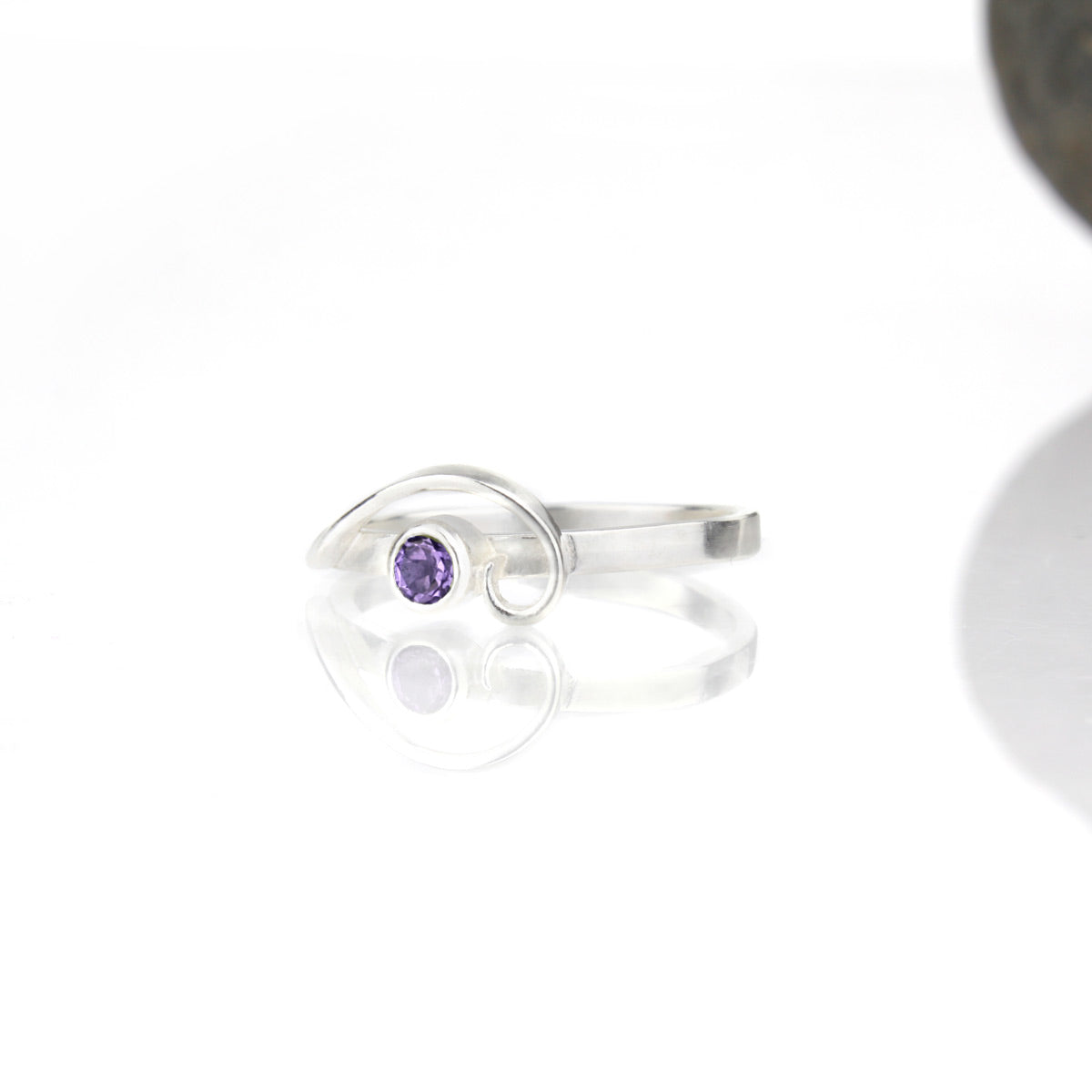 Arabesque Ring with Amethyst