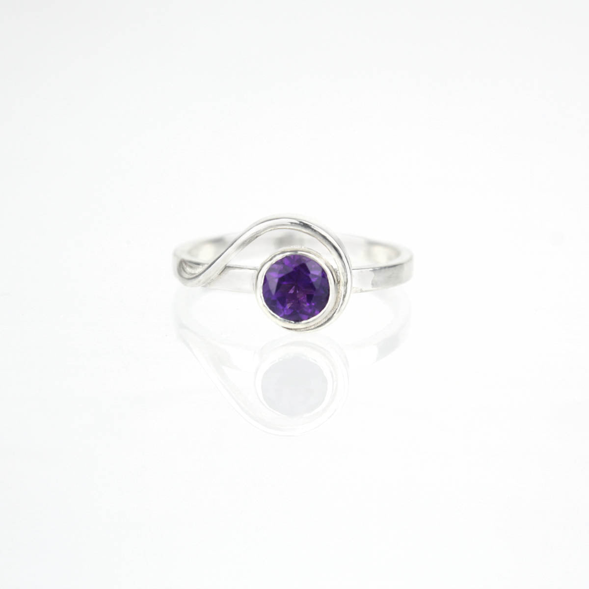 Spiral Ring with 5mm Amethyst