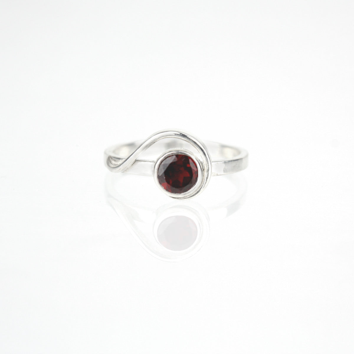 Spiral Ring with 5mm Garnet