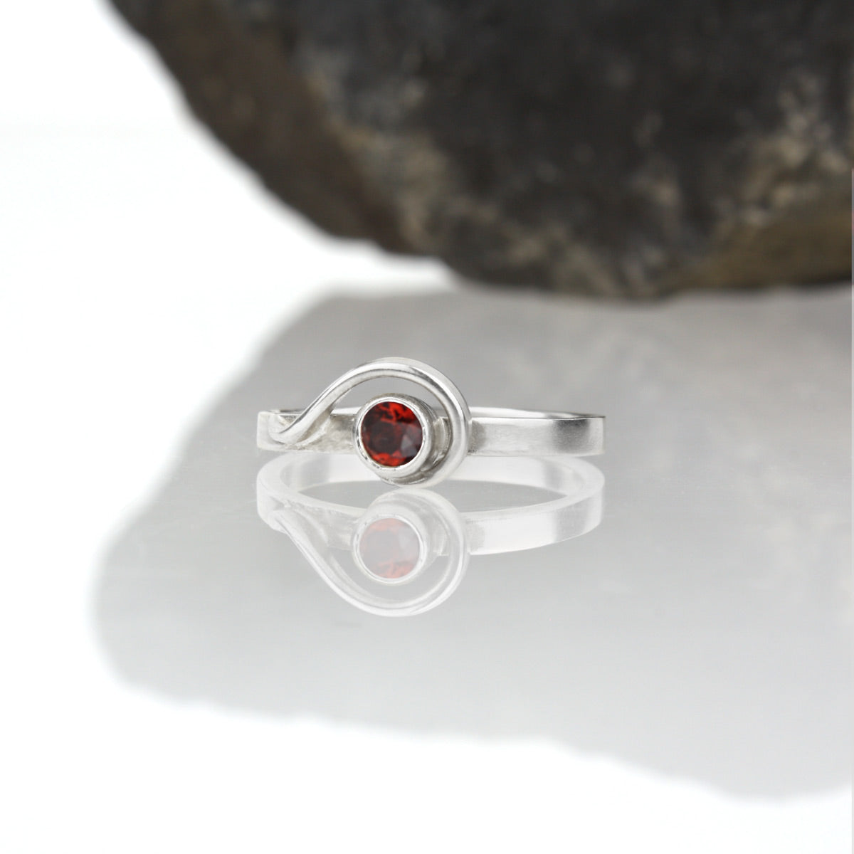 Spiral Ring with Garnet