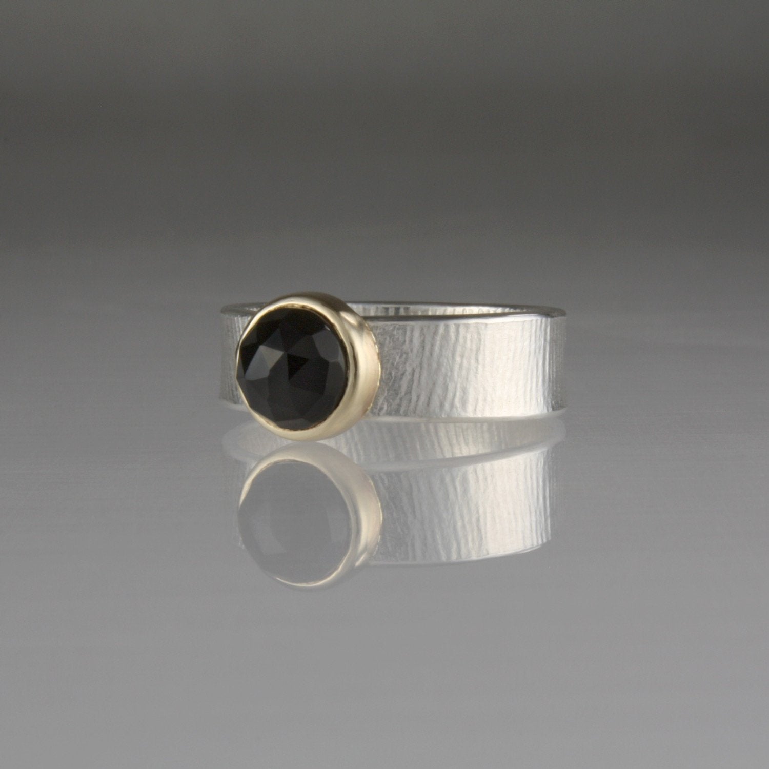 Sterling Silver Men's Bezel Onyx Textured Band Ring Sterling Silver Men's Bezel Onyx Textured Band Ring