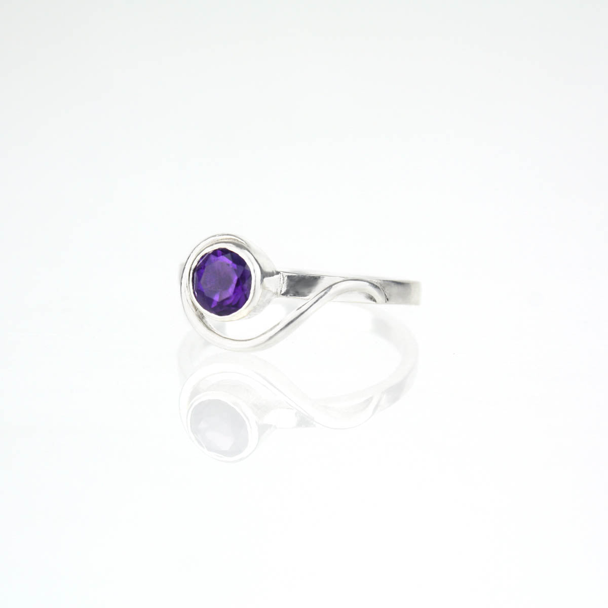 Spiral Ring with 5mm Amethyst
