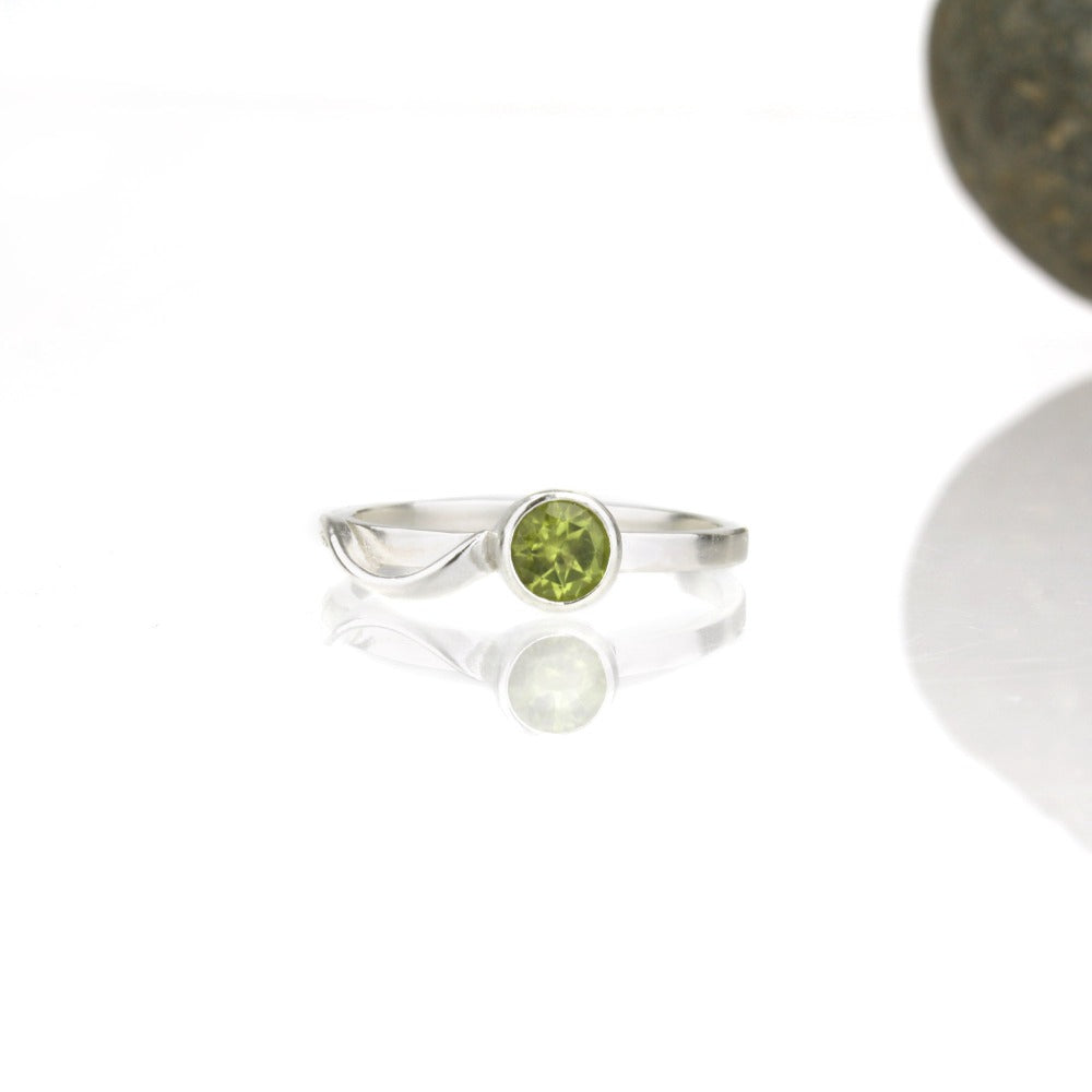 Cascade Ring with 5mm Peridot